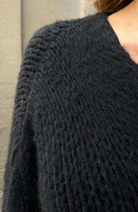Oversized-Knitted-Vest-Zwart-1