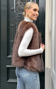 Soft-Faux-Fur-Gilet-Choco-6