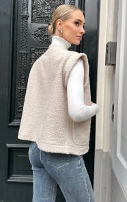 Soft-Oversized-Button-Gilet-Beige-5