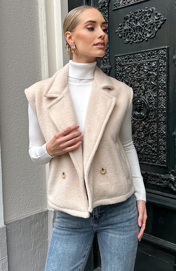 Soft-Oversized-Button-Gilet-Beige-9
