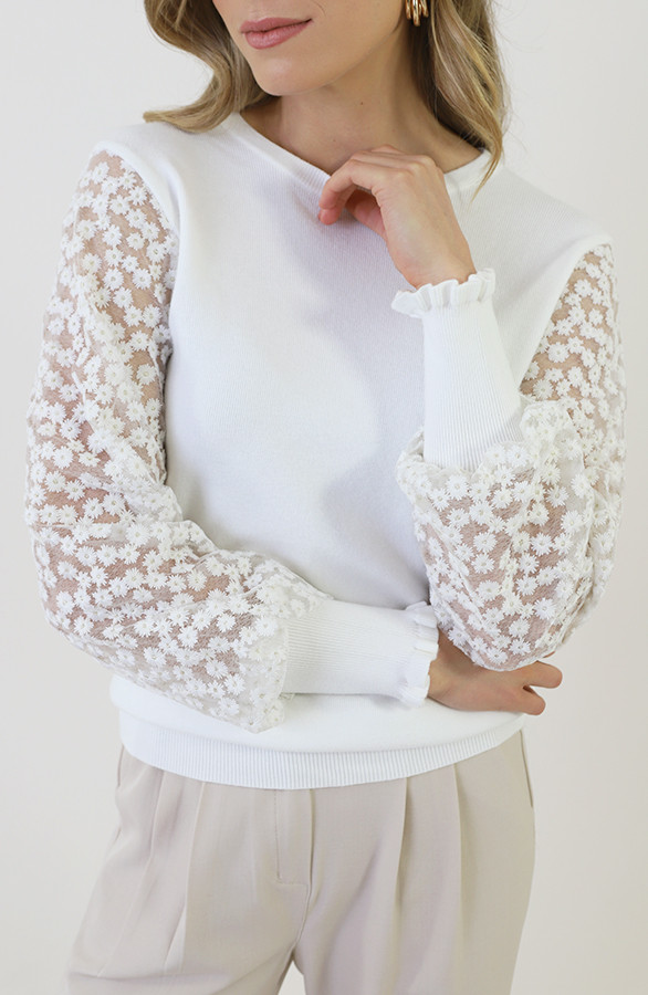 Embroidery-Sleeve-Soft-Trui-Ecru-1