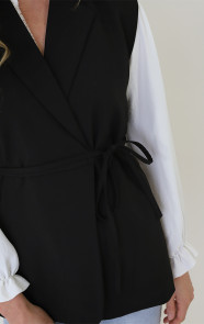 Shoulder-Detail-Wrap-Gilet-Zwart-1