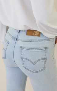 Wide-Leg-Jeans-Ultra-Light-Blue-Stretch-FMH-1