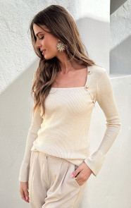 Fitted-Heart-Neckline-Trui-Beige-66-4