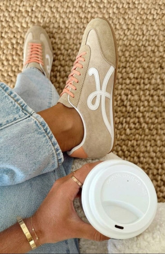 Retro-Sneaker aus Wildleder, beige