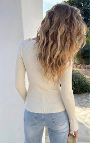 Fitted-Heart-Neckline-Trui-Beige-4