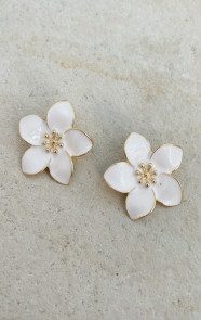Flower-Oorbellen-Goud-Parelmoer-1