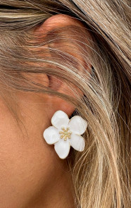 Flower-Oorbellen-Goud-Parelmoer-2