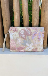 Geborduurde-Clutch-met-Bloemen-Roze-Beige-1