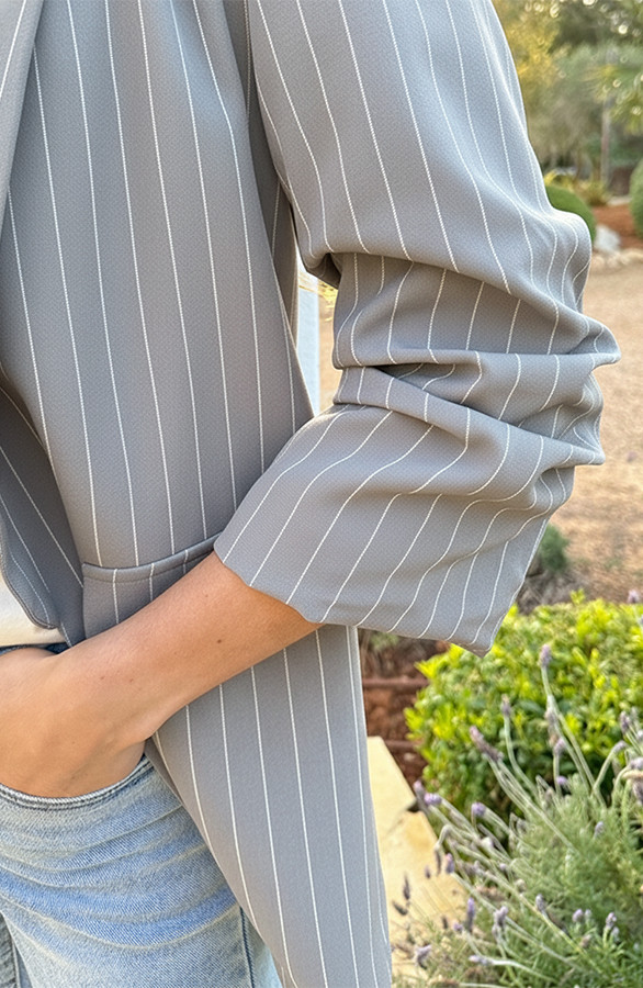 Limited-Blazer-Stripes-Grey-2