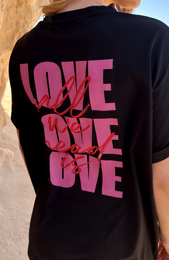 Loosefit-Tee-Dress-All-We-Need-Is-Love-4