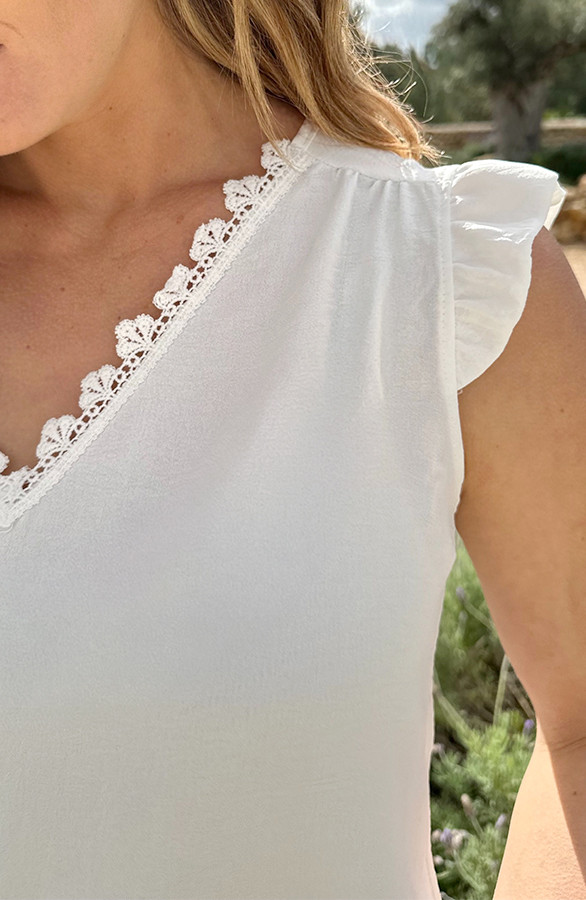 Lovely-Lace-V-Hals-Top-Ecru-1