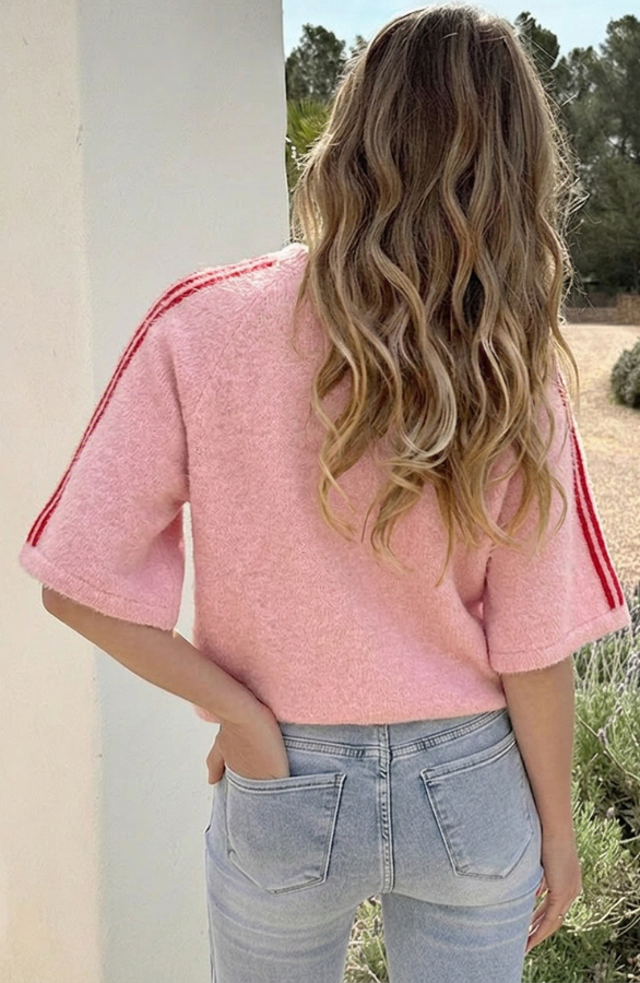 Oversized-Roze-Sweater-Met-Rode-Mouw-Strepen-3