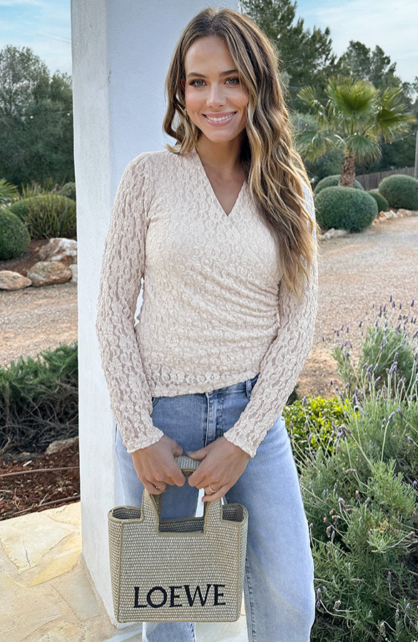 Overslag-Lace-Top-Asymmetric-Beige-56-1