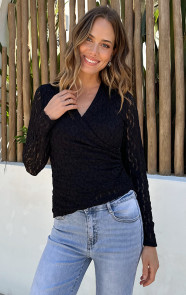 Overslag-Lace-Top-Asymmetric-Zwart-3