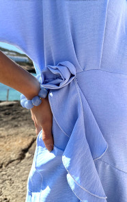 V-hals-Roos-Detail-Jurk-Blauw-1