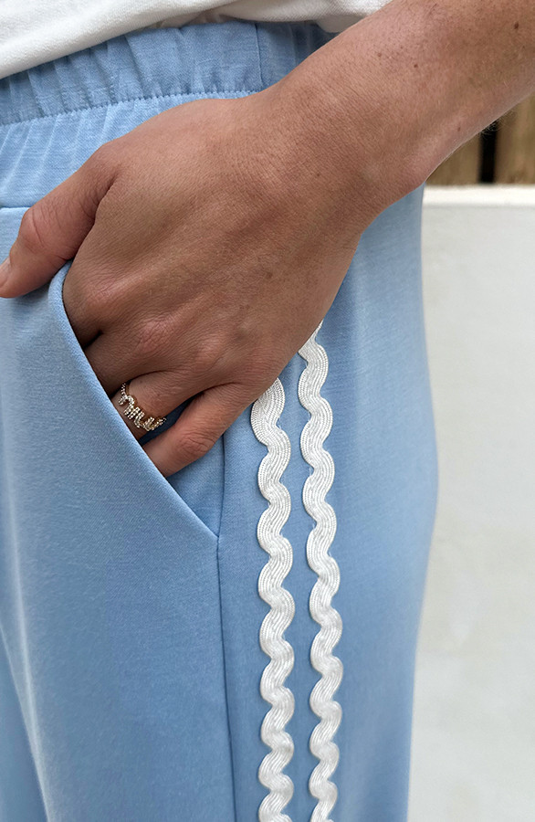 Wide-Leg-Swirl-Bies-Broek-Light-Blue-4