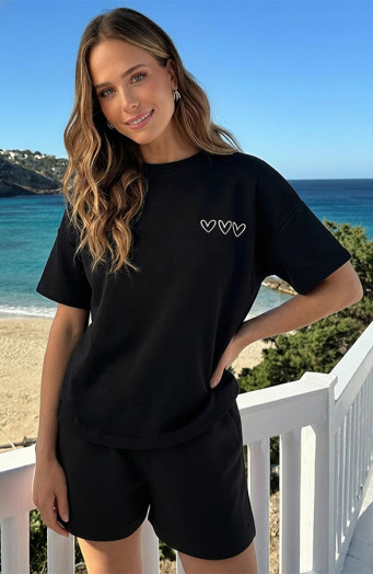 Sweatshirt mit goldener Herzstickerei in Schwarz