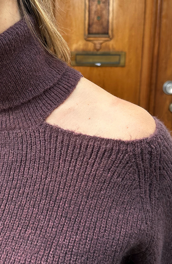 Soft-Col-Neck-Open-Shoulder-Choco-4