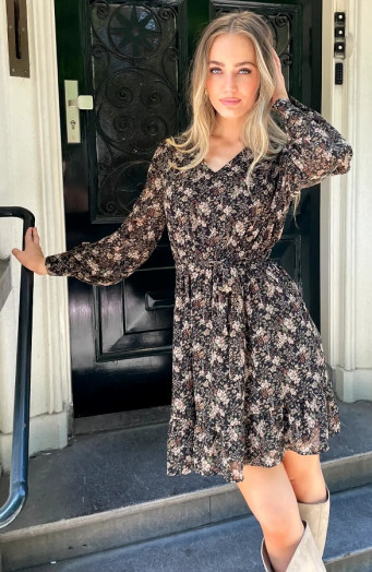 Kleid mit Blumenmuster und V-Ausschnitt, beige, olivgrün