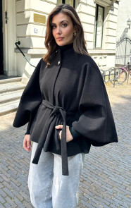 Cape-Jacket-Met-Ceintuur-Zwart-66-4