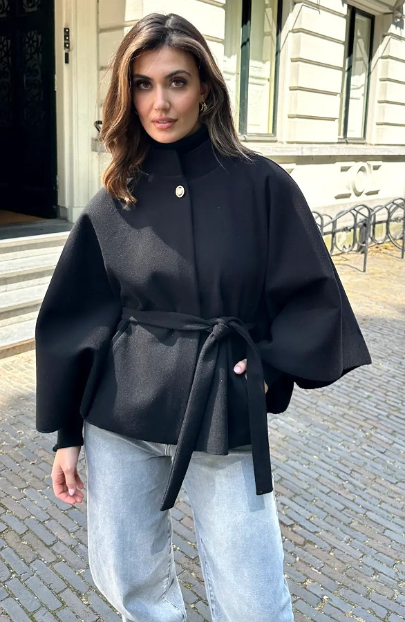 Cape-Jacket-Met-Ceintuur-Zwart-66-6