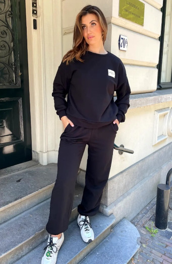 Comfort-Sweater-Muse-Club-Black-4