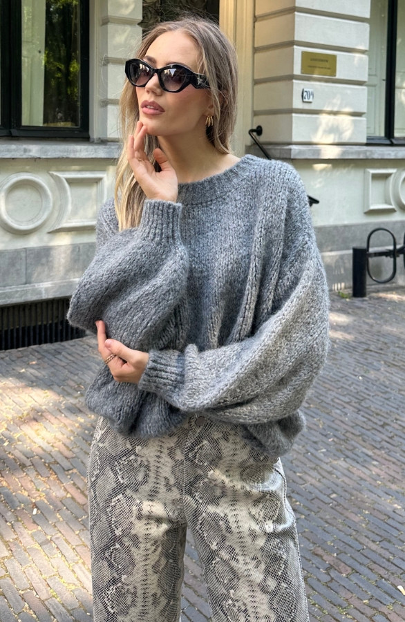 Soft-Oversized-Trui-Grey-6-2