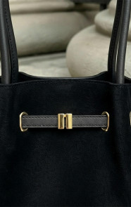 Suedine-Handtas-met-Gespdetail-Zwart-3