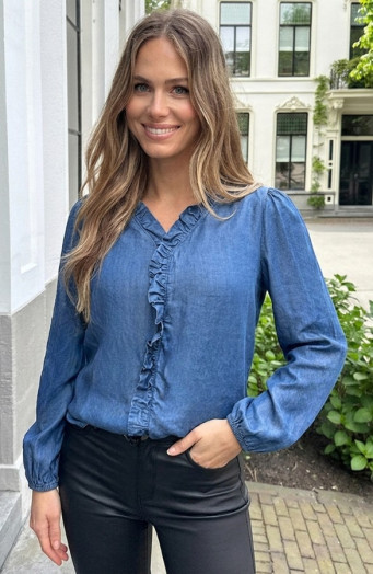 Jeansbluse mit Rüschen