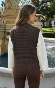 Gebreid-Gilet-Choco-1juist