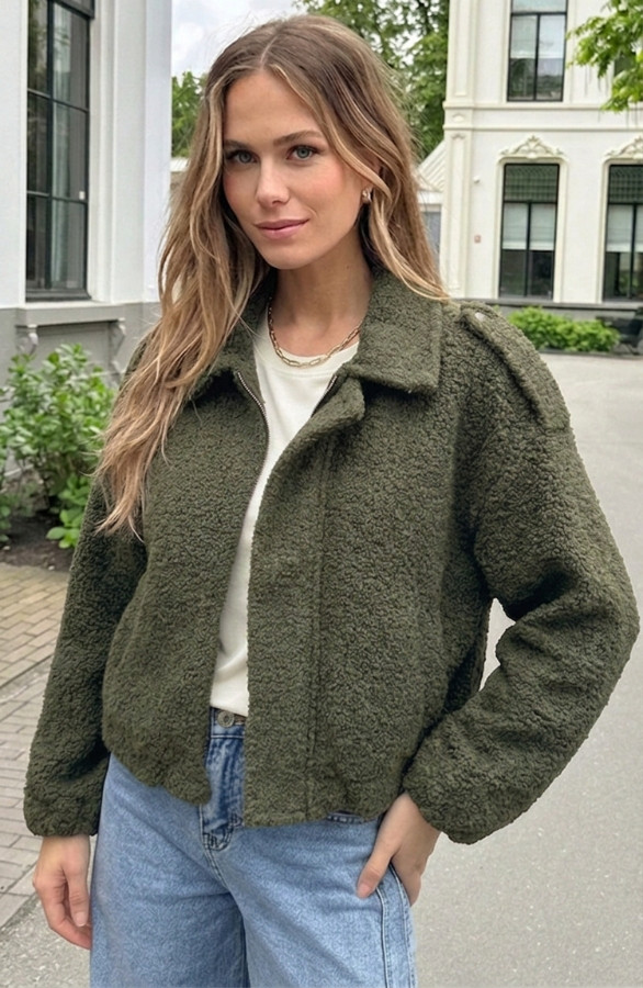 Oversized-Boucle-Jacket-Met-Rits-Army-5-1