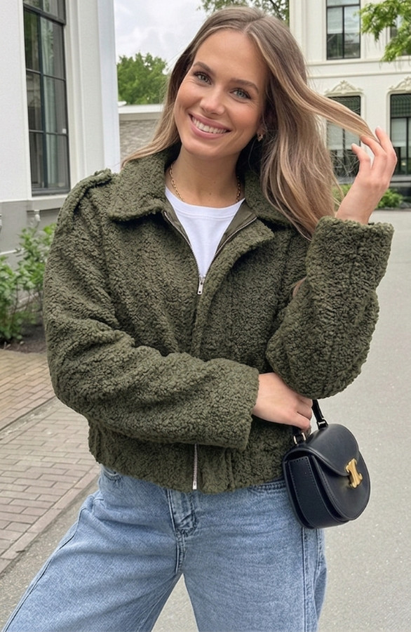 Oversized-Boucle-Jacket-Met-Rits-Army-5-2