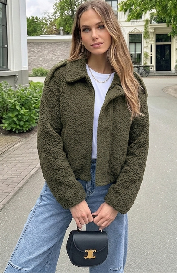 Oversized-Boucle-Jacket-Met-Rits-Army-5-5