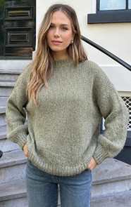 Oversized-soft-sweater-green-3