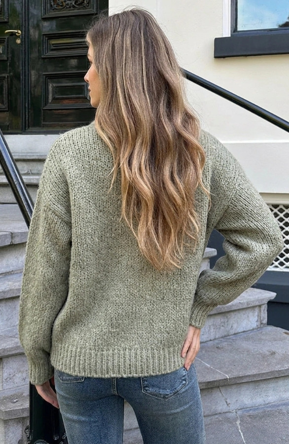 Oversized-soft-sweater-green-5