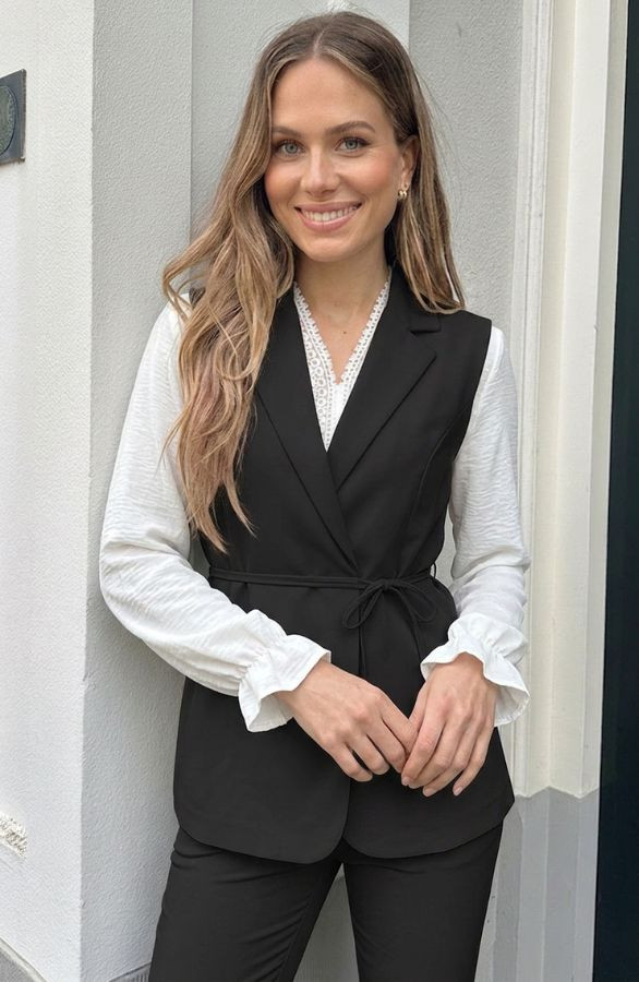 Shoulder-Detail-Wrap-Gilet-Zwart-5-2