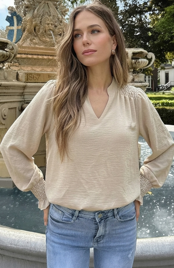 Smocked-V-hals-Blouse-Beige-2