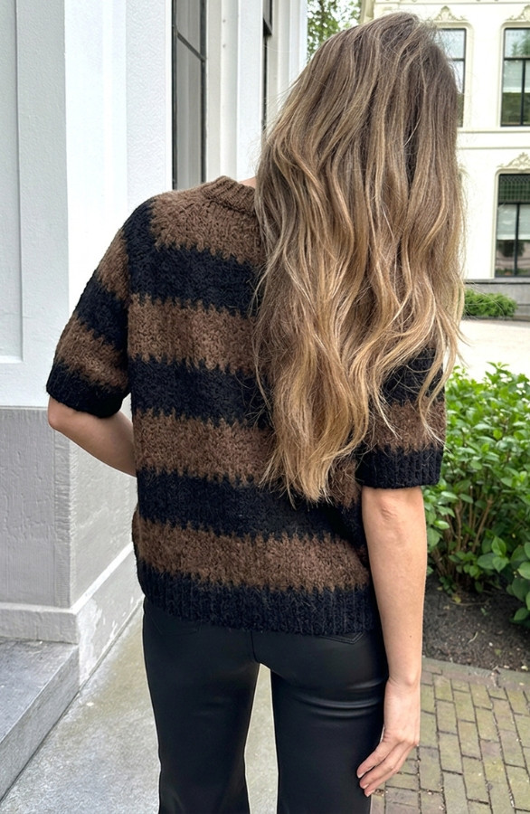 Soft-Striped-Sweater-Zwart-Choco-5