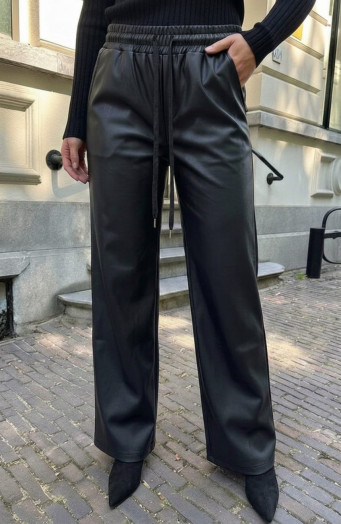 Wide-Leg-PU-Leather-Jogger-Zwart-1